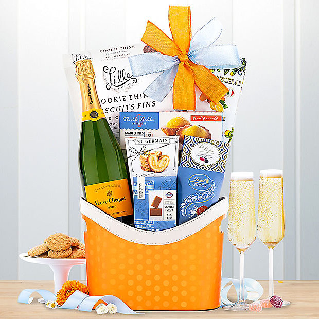 Elegant Expressions: Veuve Clicquot Champagne Gift Basket